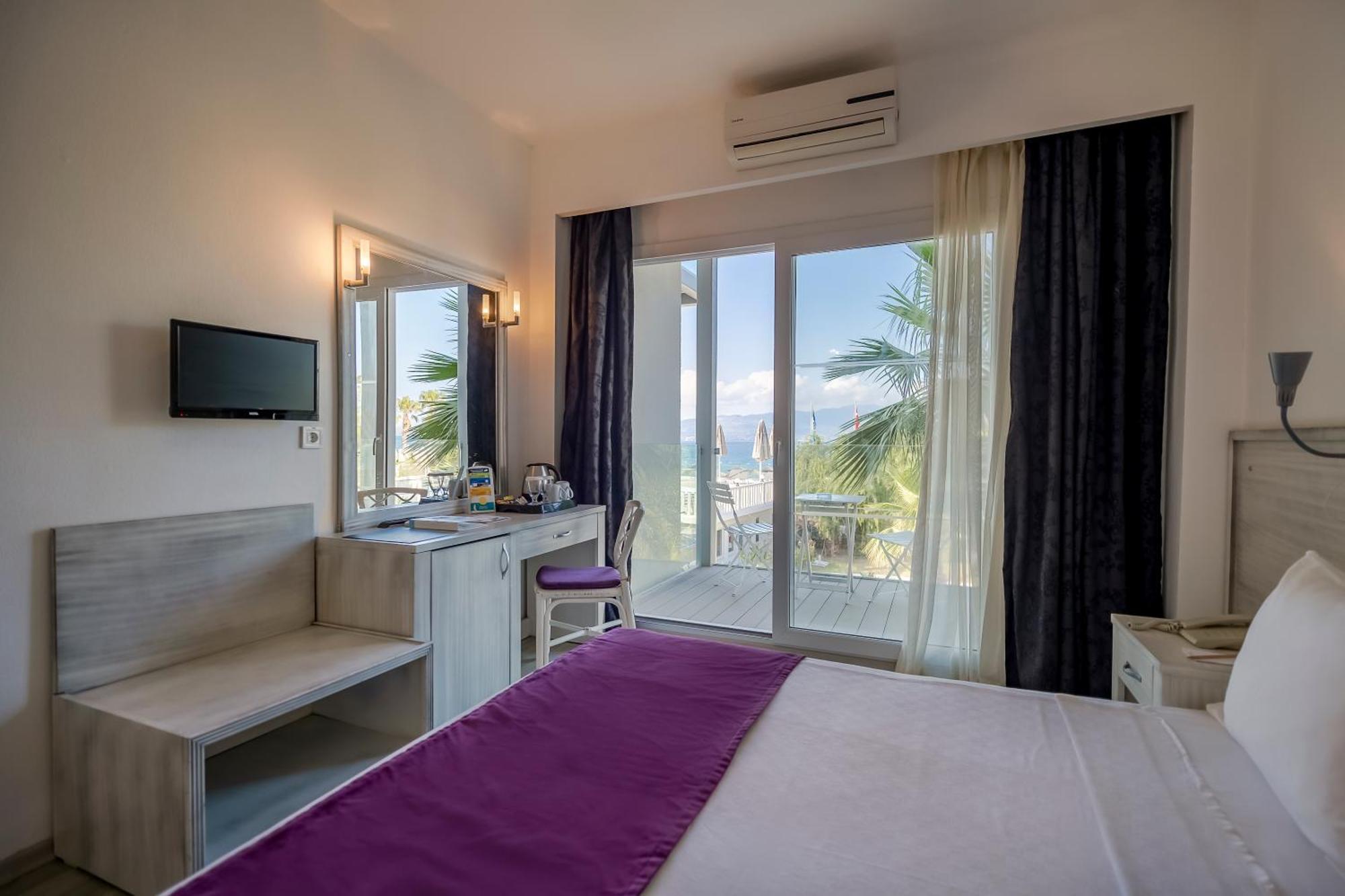 Charm Beach Hotel Akyarlar Exteriör bild